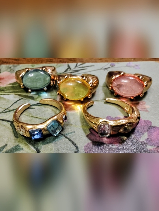 The Unbranded Brand Jewelry - 5 NWOT Mystery Metal Costume Bling Rings